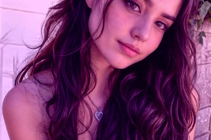 Ava, 25, a auburn blue-eyed middle eastern companion based in Brunswick Station. Offering Dinner Date, Erotic Massage, Duos. Available for incall and outcall...
