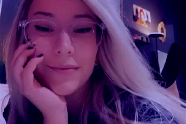 Ava, 25, a blonde amber-eyed asian companion based in Loriol-sur-Drome. Offering 69, OWO, BDSM. Available for incall and outcall, day and evening dates.