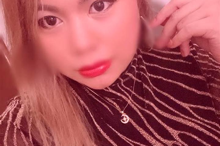 Ava, 25, a blonde brown-eyed caucasian companion based in Chiang Dao. Offering GFE, Fetish, OWO. Available for incall and outcall, day and evening dates.