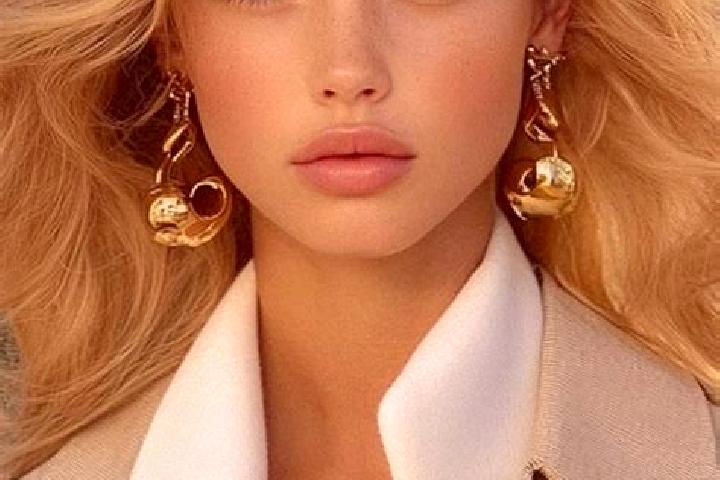 Ava, 25, a blonde grey-eyed indian companion based in Villeneuve. Offering Travel Companion, Domination, Duos. Available for incall and outcall, overnight bo...