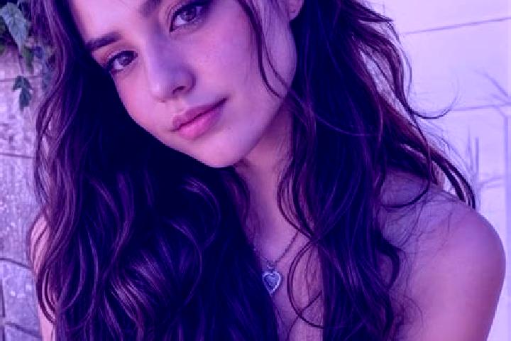Ava, 25, a brunette hazel-eyed latina companion based in Hutten. Offering Massage, Girlfriend Experience, GFE. Available for incall and outcall, overnight bo...