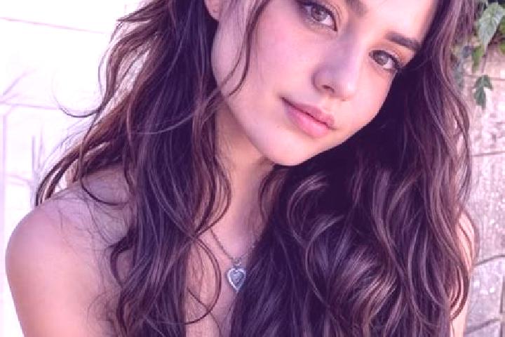 Ava, 25, a chestnut hazel-eyed mediterranean companion based in Evolene. Offering Roleplay, Deep French Kissing, Fetish, GFE. Available for incall and outcal...