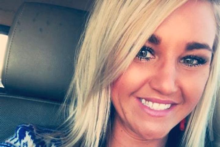 Ava, 25 — Escort in Blakely, United States