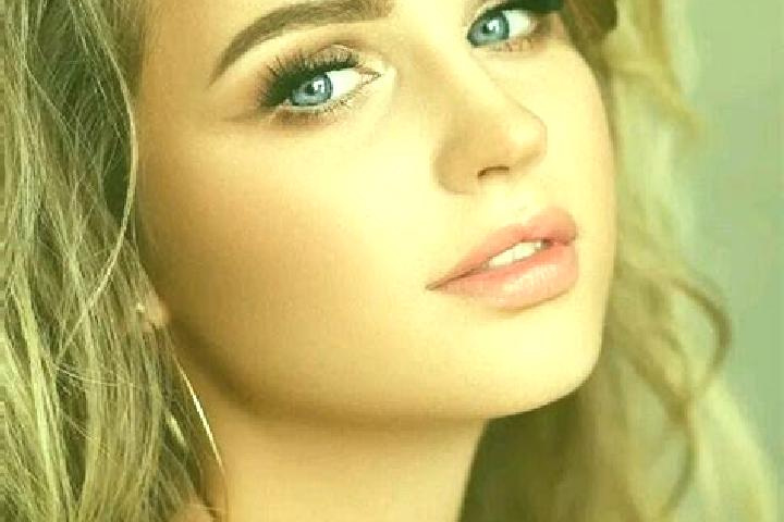 Ava, 26, a dark blonde blue-eyed slavic companion based in Keppapularu. Offering Striptease, 69. Available for incall and outcall, overnight bookings available.