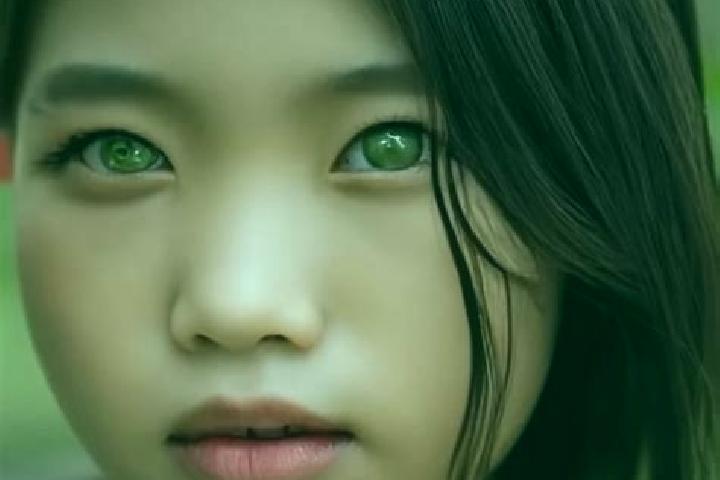 Ava, 26, a red green-eyed asian companion based in Bar. Offering OWO, CIM, Roleplay, Travel Companion. Available for incall and outcall, day and evening dates.