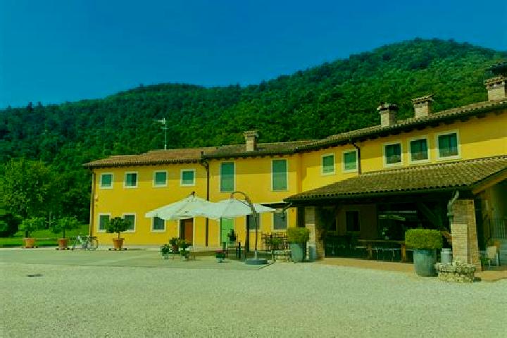 Ava, 26 — Escort in Cornei, Italy
