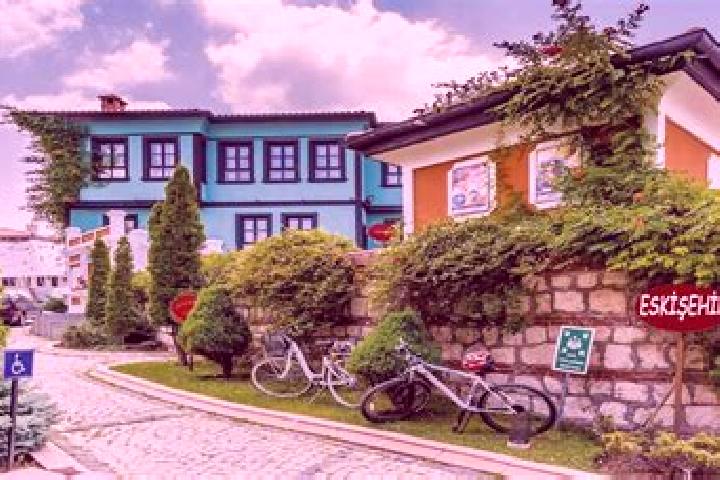 Ava, 26 — Escort in Goekceyaka, Turkey