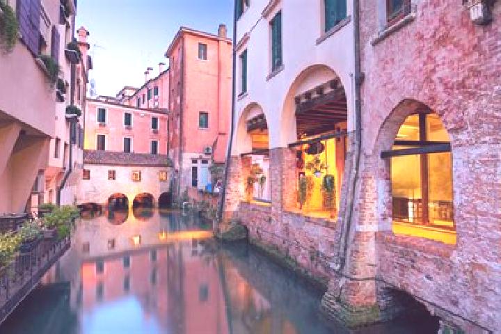 Ava, 26 — Escort in Quinto di Treviso, Italy