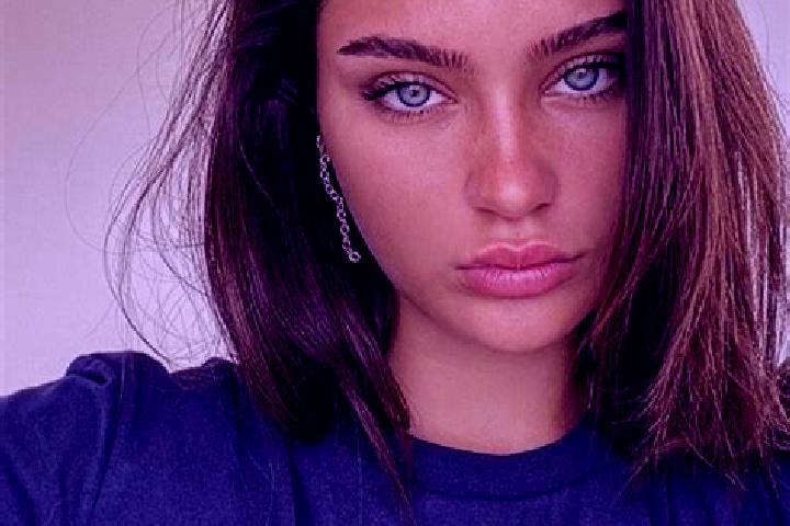 Ava, 27, a brunette blue-eyed caribbean companion based in Krosigk. Offering Massage, Tantra, Overnight, 69. Available for incall and outcall, overnight book...