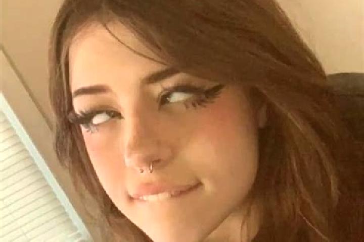 Ava, 27, a brunette grey-eyed slavic companion based in Cipeusing. Offering Party Girl, Massage, Dinner Date, OWO. Available for incall and outcall, day and ...