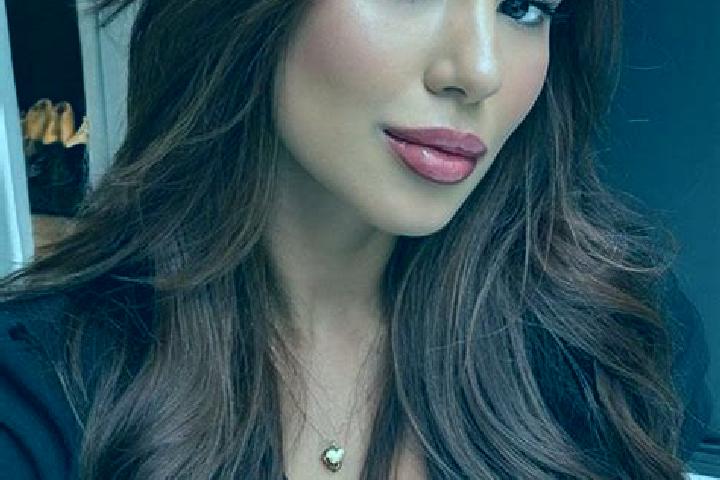 Ava, 27, a chestnut dark-eyed latina companion based in Lerdo. Offering Dinner Date, Fetish, Deep French Kissing, A-Level, BDSM. Available for incall and out...