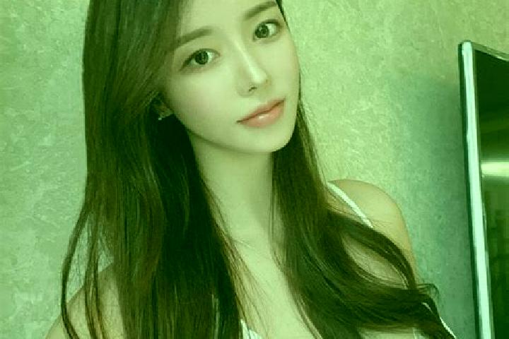 Ava, 27 — Escort in Mingyuedian, China