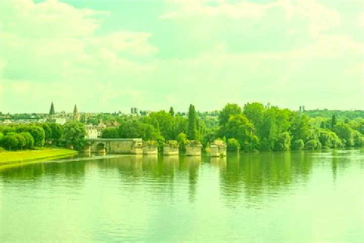 Ava, 27 — Escort in Poisy, France