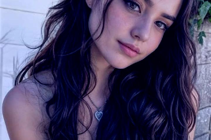 Ava, 28, a auburn dark-eyed middle eastern companion based in Yangxing. Offering CIM, Girlfriend Experience, Party Girl. Available for incall and outcall, da...
