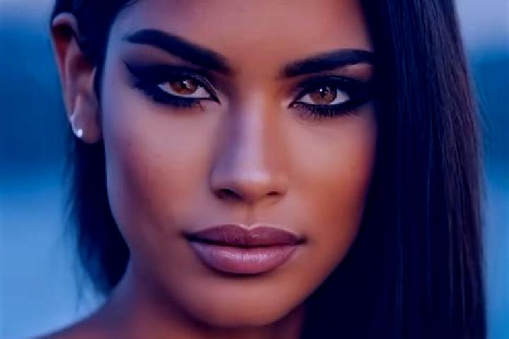Ava, 28, a black green-eyed latina companion based in Randvaal. Offering Dinner Date, Couples, Duos, Massage. Available for incall and outcall, overnight boo...
