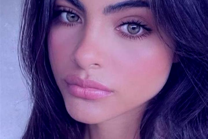 Ava, 28, a black hazel-eyed middle eastern companion based in Pruszcz. Offering Girlfriend Experience, 69, GFE. Available for incall and outcall, overnight b...