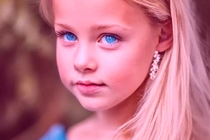 Ava, 28, a blonde blue-eyed mediterranean companion based in Sapphire Beach. Offering Tantra, CIM, Fetish. Available for incall and outcall, overnight bookin...