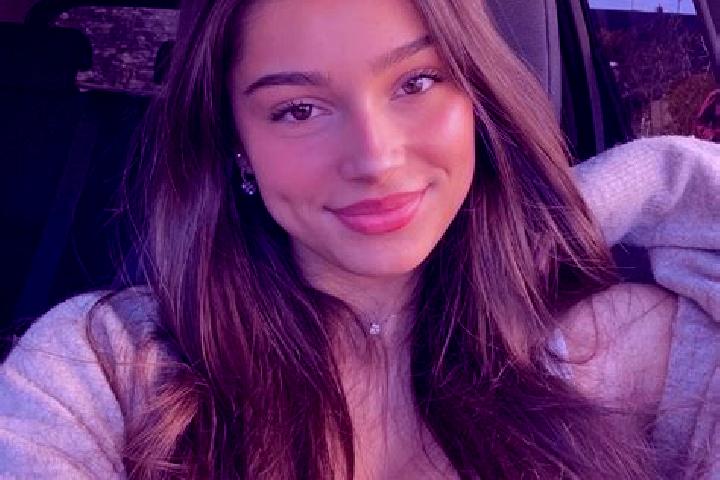 Ava, 28, a brunette green-eyed asian companion based in Sumberketangi. Offering GFE, A-Level, Couples, BDSM. Available for incall and outcall, overnight book...