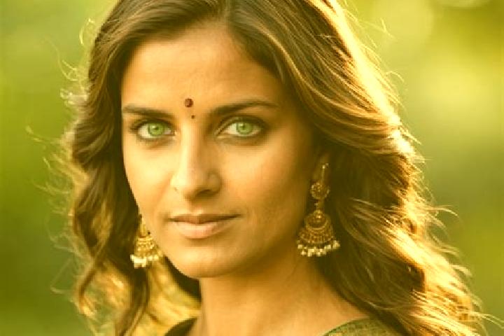 Ava, 28, a chestnut green-eyed indian companion based in Nanshe. Offering Erotic Massage, Fetish, Overnight, OWO, Couples. Available for incall and outcall, ...