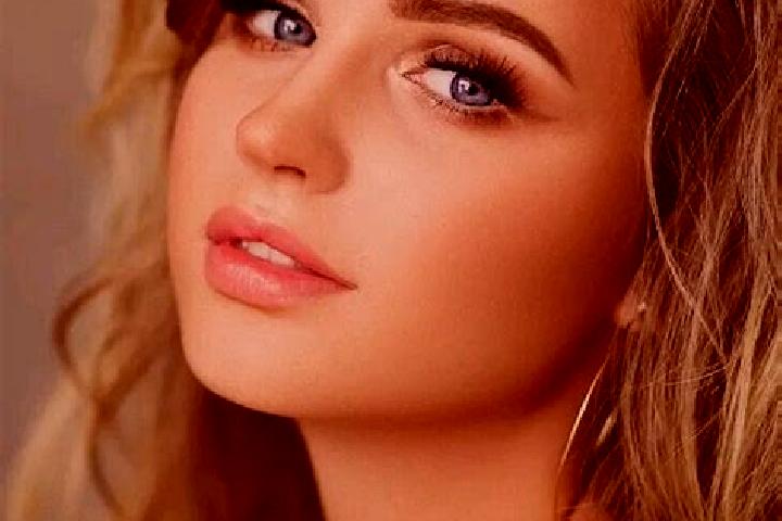 Ava, 28, a dark blonde blue-eyed mediterranean companion based in Greceanca. Offering Domination, Couples, CIM. Available for incall and outcall, day and eve...