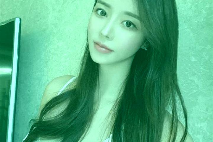 Ava, 28 — Escort in Jiamachi, China