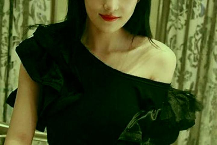 Ava, 29, a black brown-eyed asian companion based in Amurrio. Offering BDSM, A-Level, Party Girl. Available for incall and outcall, day and evening dates.