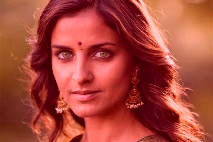 Ava, 30, a brunette green-eyed indian companion based in Cayur. Offering Domination, Couples, Fetish, Duos, CIM. Available for incall and outcall, day and ev...