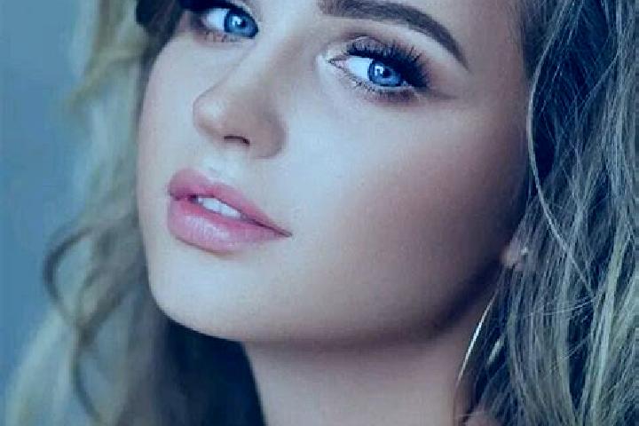 Ava, 30, a dark blonde blue-eyed european companion based in Tangermuende. Offering OWO, Dinner Date, Striptease. Available for incall and outcall, day and e...