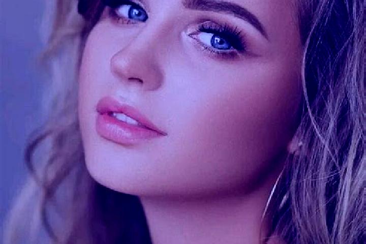 Ava, 30, a dark blonde blue-eyed indian companion based in Boston. Offering Overnight, Striptease, Girlfriend Experience, Massage. Available for incall and o...