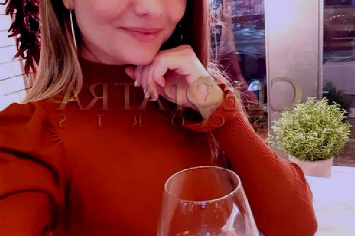 Ava, 30, a red dark-eyed slavic companion based in Cerfontaine. Offering Dinner Date, OWO, Fetish. Available for incall and outcall, day and evening dates.