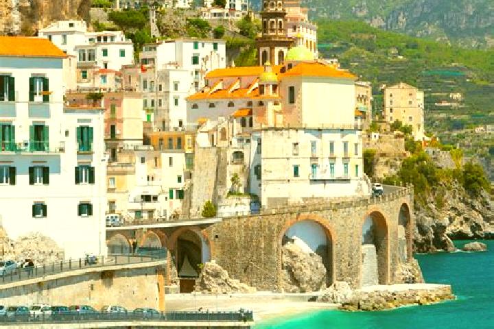 Ava, 30 — Escort in Cignone, Italy