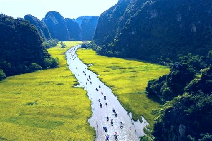 Ava, 30 — Escort in Hoa Binh, Vietnam