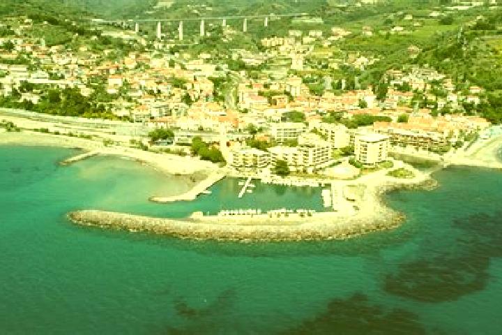 Ava, 30 — Escort in Marina di San Lorenzo, Italy
