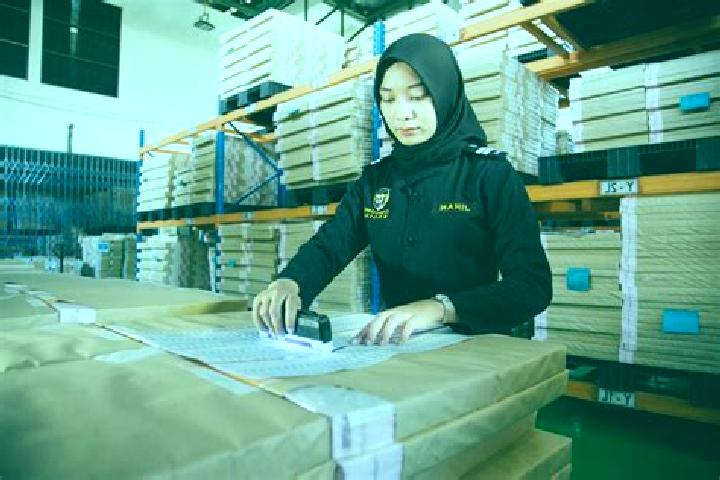 Ava, 30 — Escort in Sungai Bengkal, Indonesia