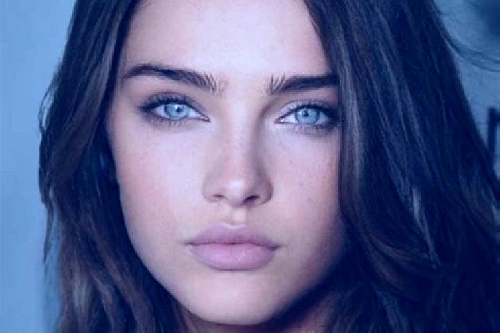 Ava, 31, a brunette dark-eyed mixed companion based in Yaprakli. Offering 69, CIM, Duos, OWO. Available for incall and outcall, day and evening dates.