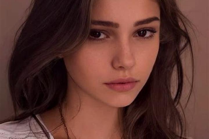 Ava, 31, a chestnut dark-eyed slavic companion based in Fuentes de Nava. Offering Girlfriend Experience, GFE, Domination. Available for incall and outcall, o...