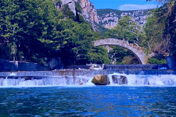 Ava, 31 — Escort in Zagorochoria, Greece