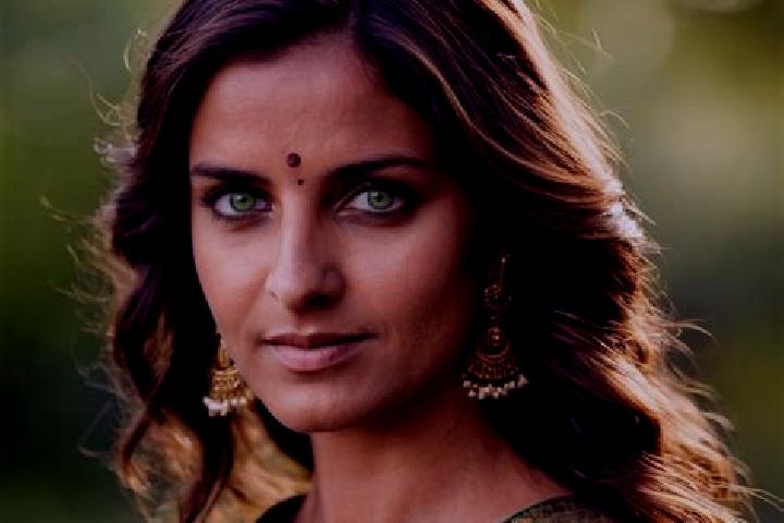 Ava, 32, a brunette green-eyed indian companion based in Chiconamel. Offering 69, Prostate Massage, Tantra, Duos. Available for incall and outcall, overnight...
