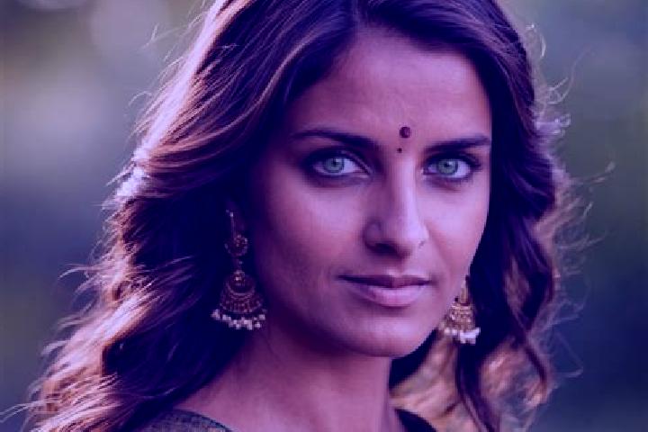 Ava, 32, a brunette green-eyed indian companion based in Cinquefrondi. Offering Prostate Massage, Fetish, 69, Domination. Available for incall and outcall, o...