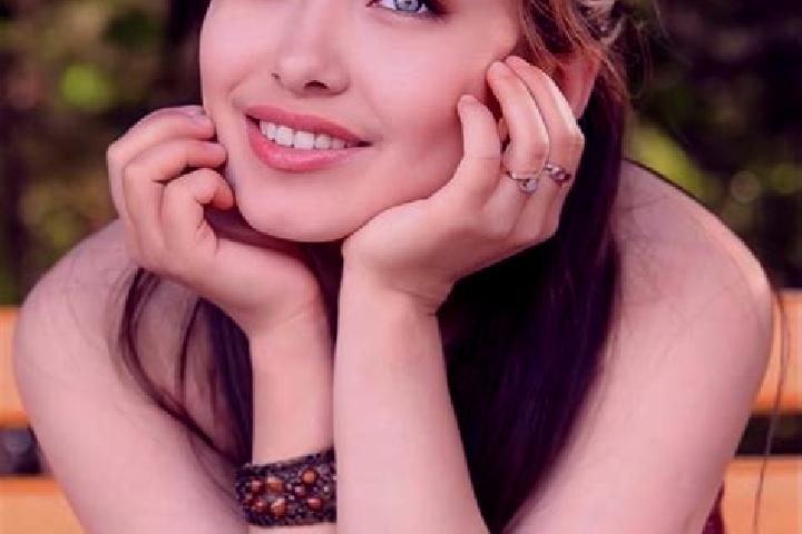 Ava, 32, a red blue-eyed asian companion based in Byera Village. Offering Couples, Girlfriend Experience, Fetish. Available for incall and outcall, day and e...