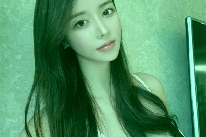 Ava, 32 — Escort in Beitan, China