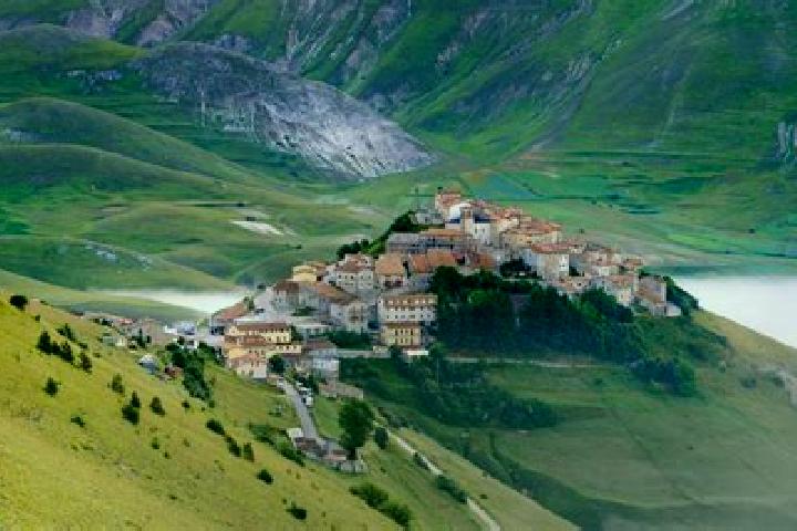 Ava, 32 — Escort in Castelluccio Superiore, Italy
