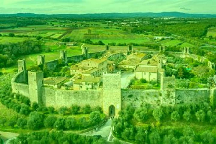 Ava, 32 — Escort in Monteriggioni, Italy