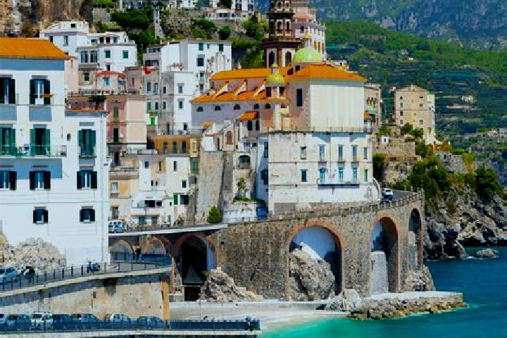 Ava, 32 — Escort in Perdasdefogu, Italy