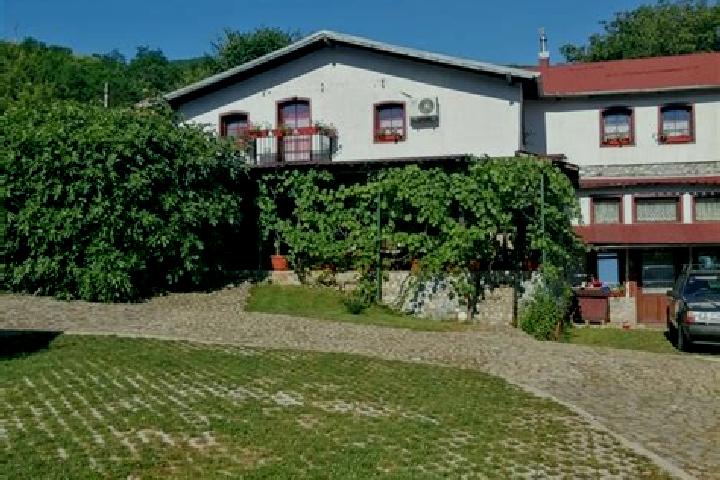 Ava, 32 — Escort in Sasca Montana, Romania