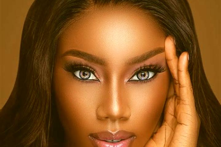 Ava, 33, a auburn blue-eyed ebony companion based in Douchy-les-Mines. Offering Prostate Massage, Couples, CIM. Available for incall and outcall, day and eve...