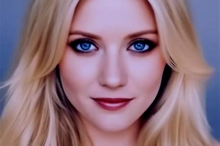 Ava, 33, a blonde dark-eyed mixed companion based in Shakaskraal. Offering 69, Prostate Massage, Overnight, A-Level. Available for incall and outcall, overni...