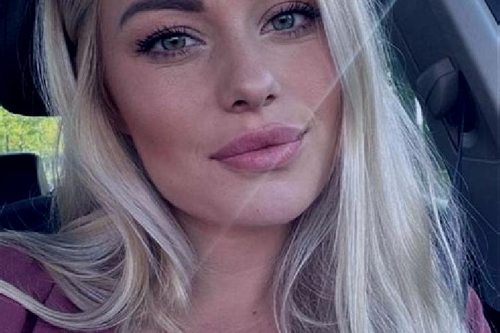 Ava, 33, a blonde hazel-eyed mediterranean companion based in Herebo. Offering Travel Companion, Couples, Party Girl, Girlfriend Experience. Available for in...