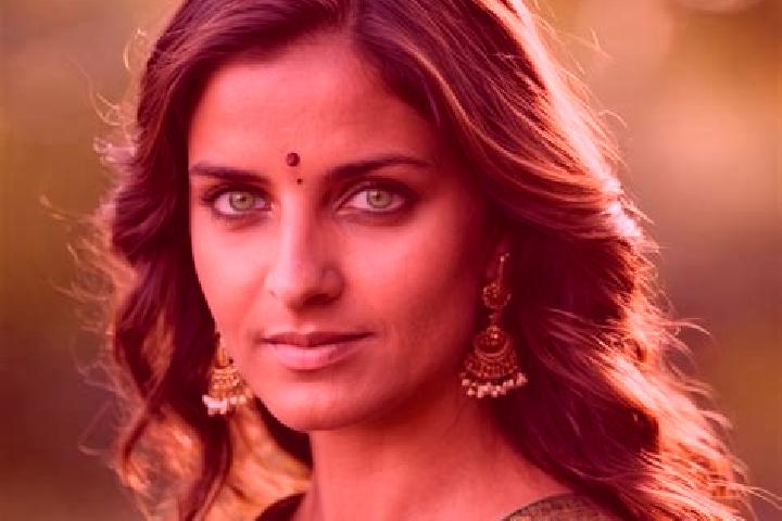 Ava, 33, a chestnut green-eyed indian companion based in Quemazon. Offering Travel Companion, Girlfriend Experience, Fetish. Available for incall and outcall...