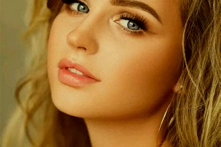 Ava, 33, a dark blonde blue-eyed caucasian companion based in Novyy Nekouz. Offering Tantra, Prostate Massage, Dinner Date, Overnight. Available for incall a...